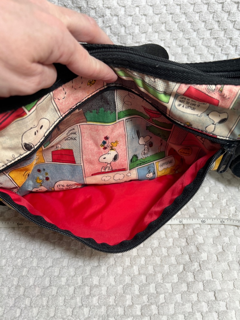 LeSportsac Snoopy Comic Print Crossbody Bag - Picture 3 of 6